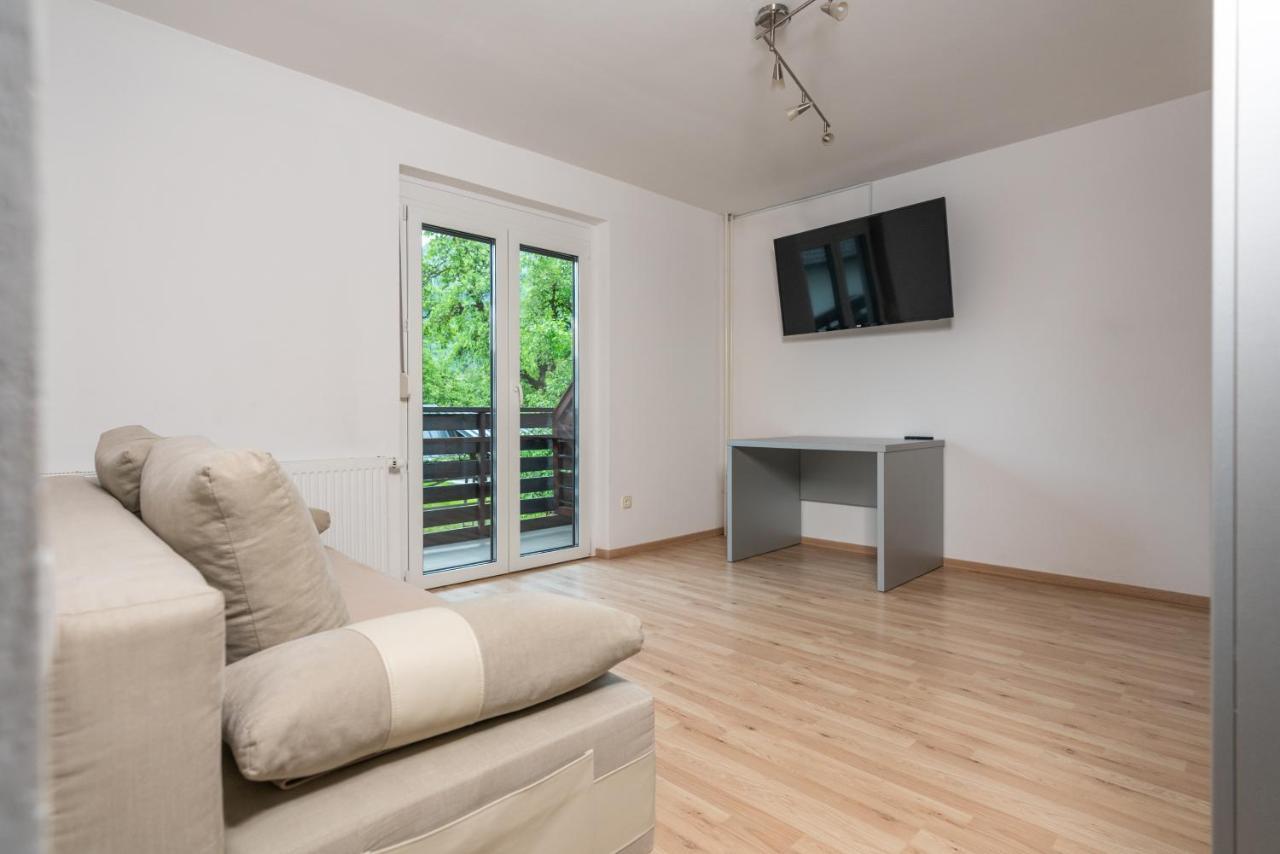 Apartments Znidar بوينج المظهر الخارجي الصورة