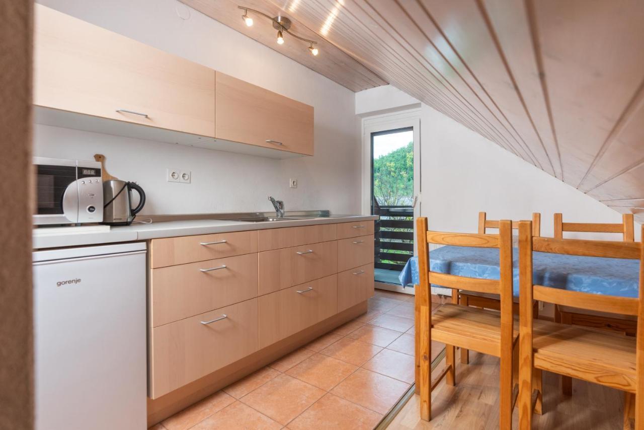 Apartments Znidar بوينج المظهر الخارجي الصورة