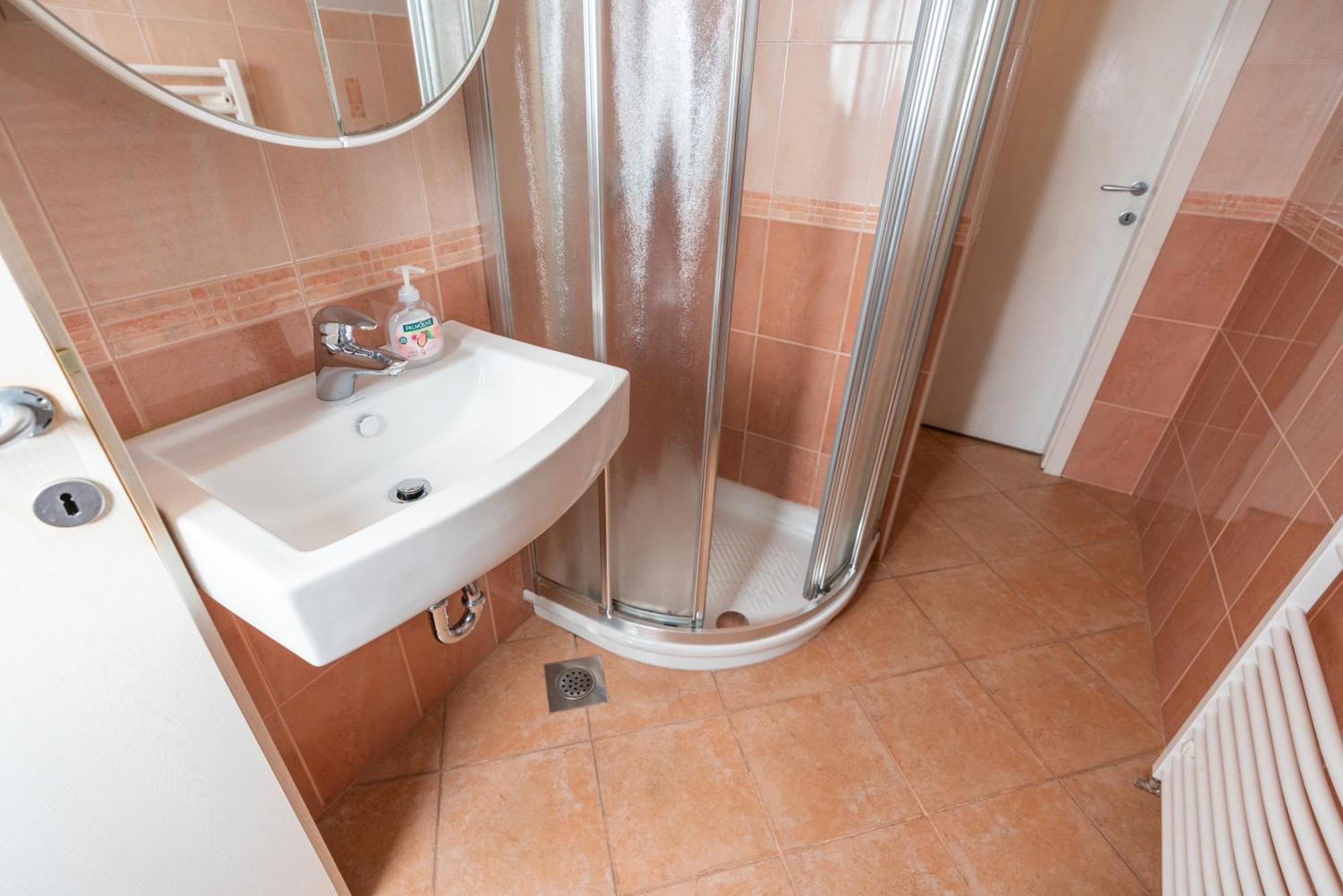 Apartments Znidar بوينج المظهر الخارجي الصورة
